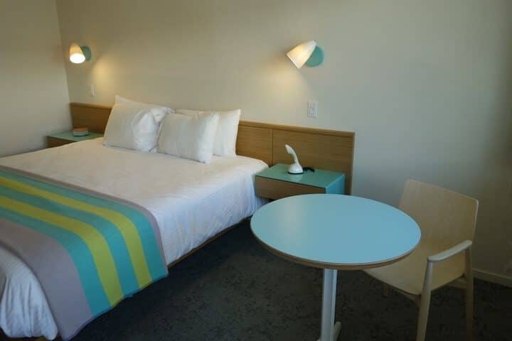 Room 33 of 255