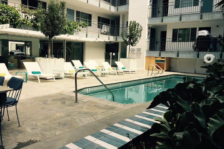 Pool 150 of 255