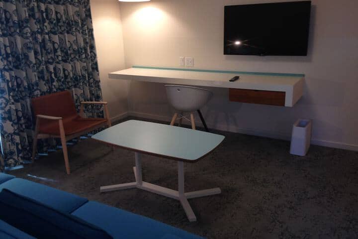 Room 93 of 255