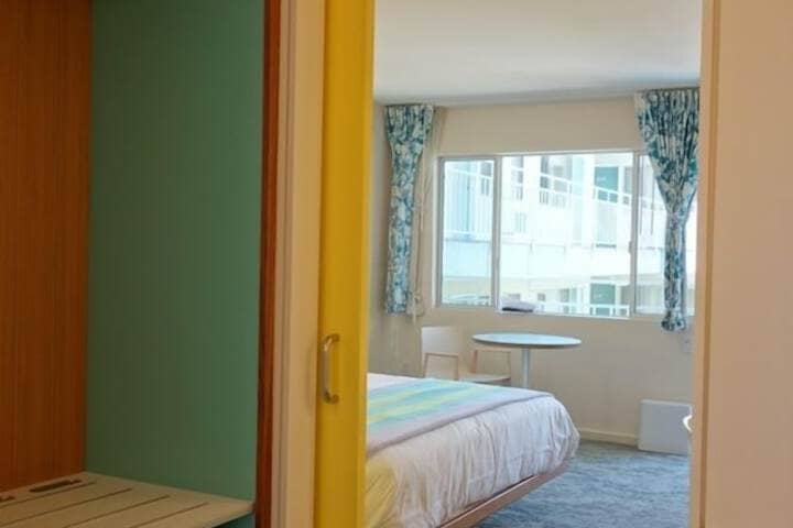 Room 90 of 255