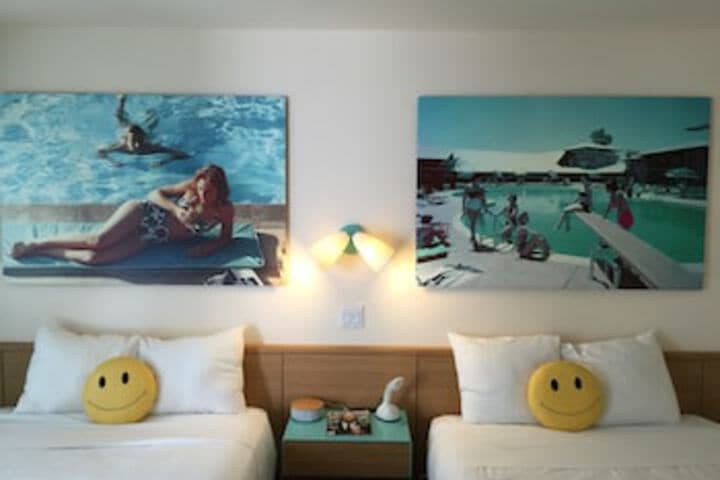 Room 40 of 255