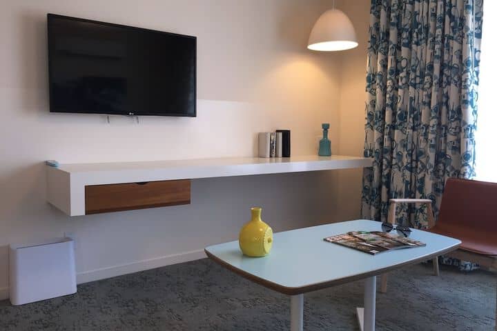 Room 102 of 255